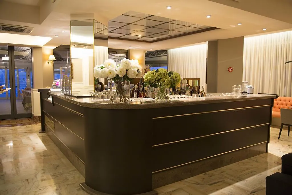 לידו די ג'סולו Hotel Cambridge איטליה